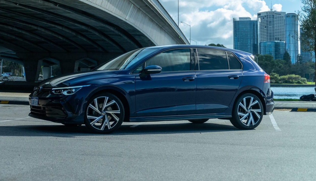 GOLF R-LINE OR 25K